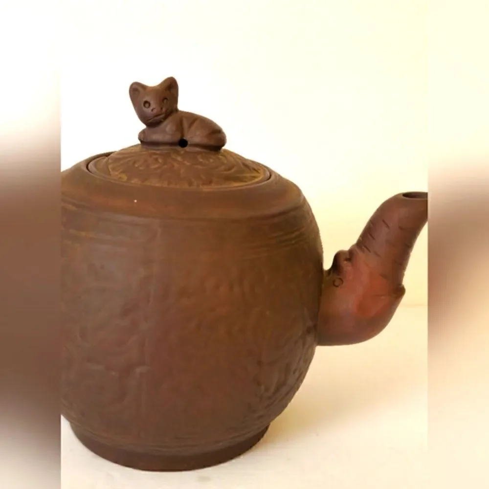 Antique Rare Chinese Zisha Yixing teapot